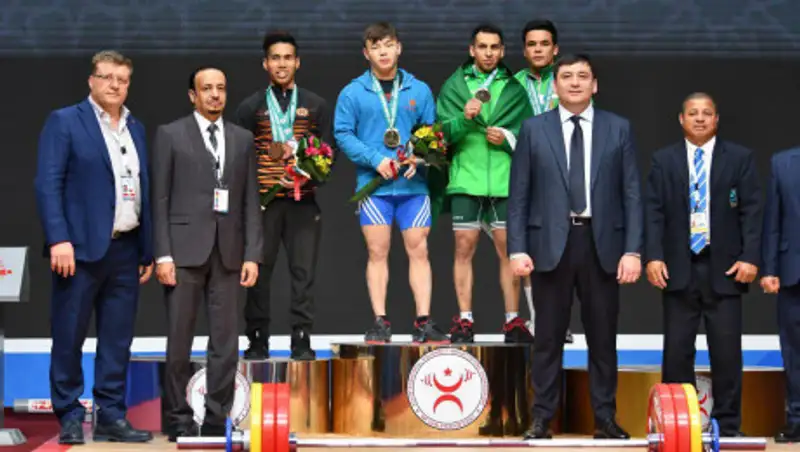 Тяжелоатлет Игорь Сон принес первое золото на Чемпионате солидарности