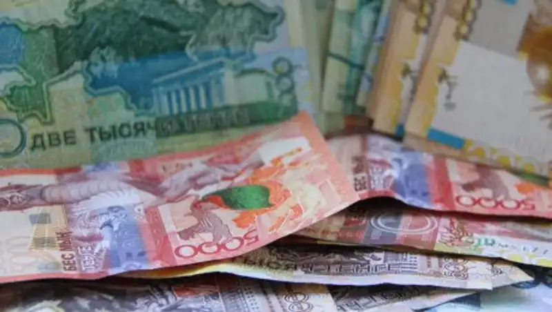 Тенге укрепился к концу недели