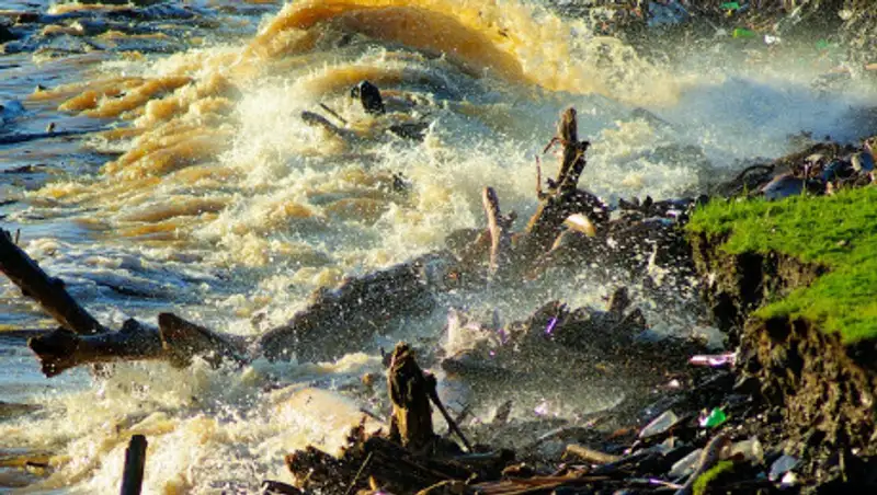 В Костанайской области вывезли свыше тысячи кубометров снега