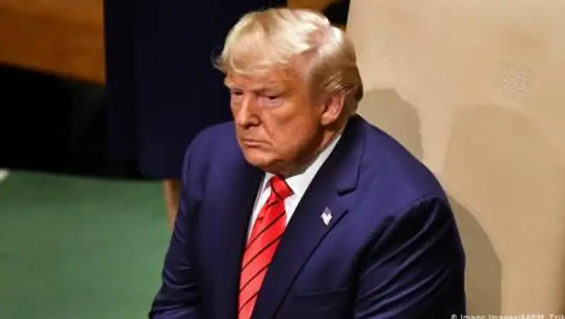 Заболевший коронавирусом Трамп: Китай заплатит за COVID-19