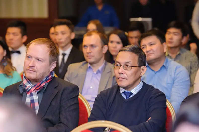 Компьютерный гигант Lenovo выходит на рынок смартфонов Казахстана, фото - Новости Zakon.kz от 11.11.2013 16:06