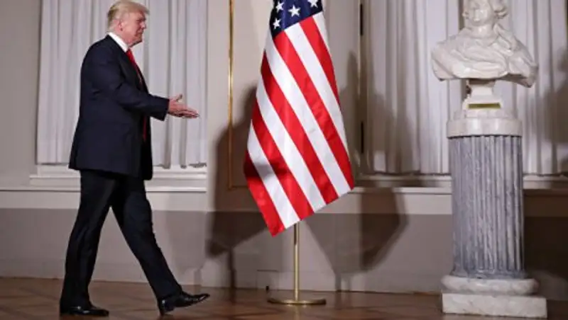 Президент Польши прокомментировал конфуз с рукопожатием его жены и Трампа