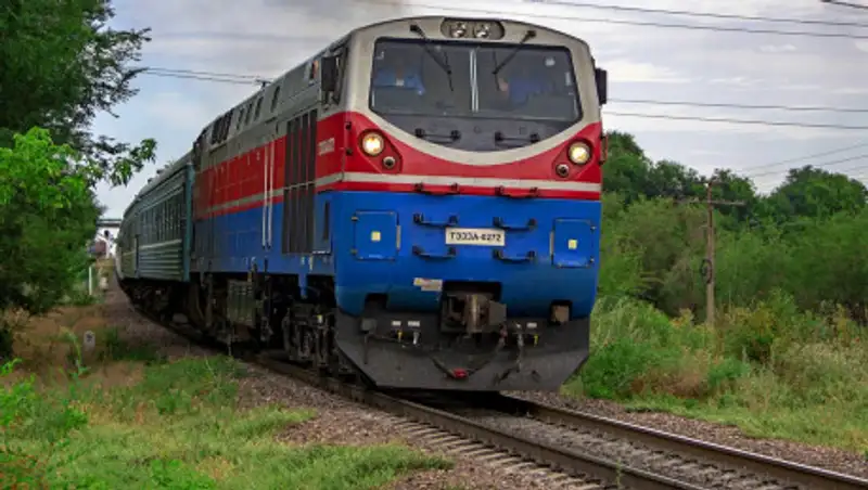 Жители района в Алматы добираются на работу с риском для жизни