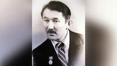 Шамши Каладаяков, награждение, казахстанский композитор, фото - Новости Zakon.kz от 15.06.2022 18:29