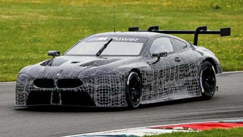 BMW вывела на трек купе M8 GTE