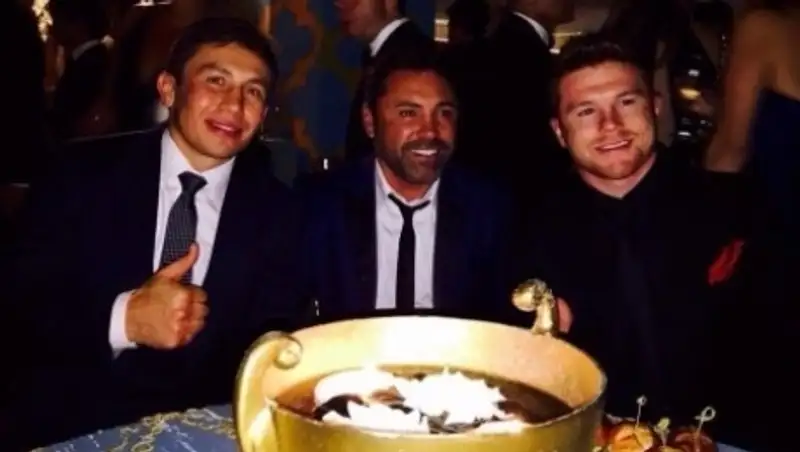 Оскар Де Ла Хойя: «Канело будет драться с Головкиным»  