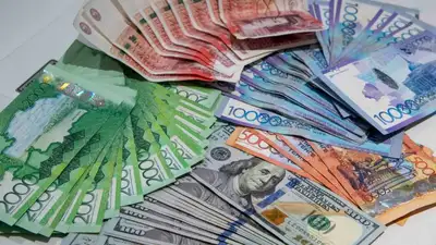 торги на бирже, фото - Новости Zakon.kz от 04.08.2023 17:10