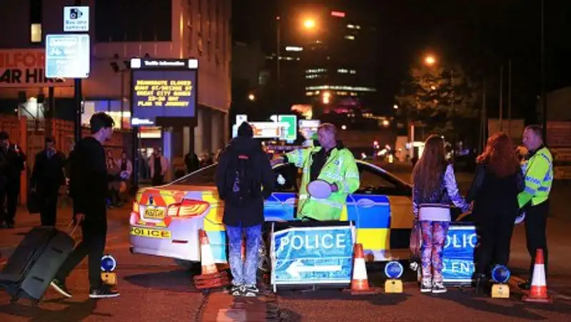 Взрыв в Манчестере: видео, фото