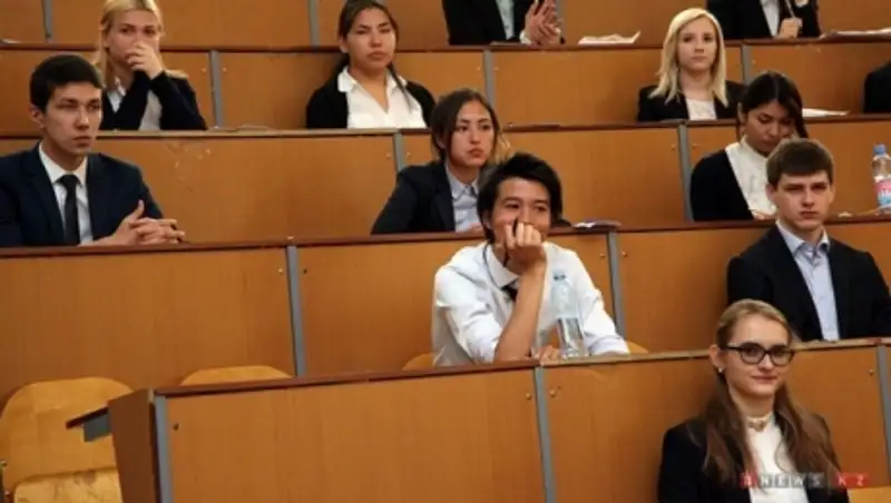 В РК за четыре дня в ЕНТ приняли участие 70 598 выпускников