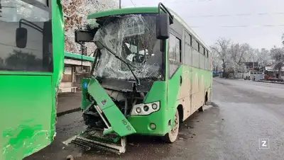 ДТП, автобус , фото - Новости Zakon.kz от 28.12.2021 11:48