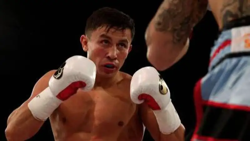 Промоутер Сондерса заявил о травме Головкина