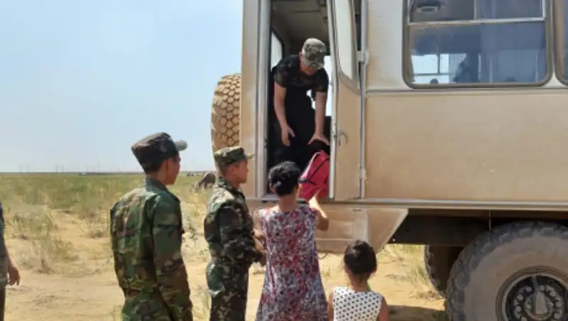 Личный состав службы Госохраны РК перечислит дневной заработок жителям Арыси