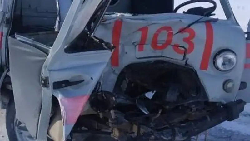 Смертельное ДТП со скорой произошло на трассе в Актюбинской области