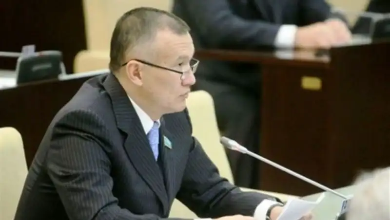 Б. Имашев просит депутатов поддержать законопроект о Частной Детективной деятельности