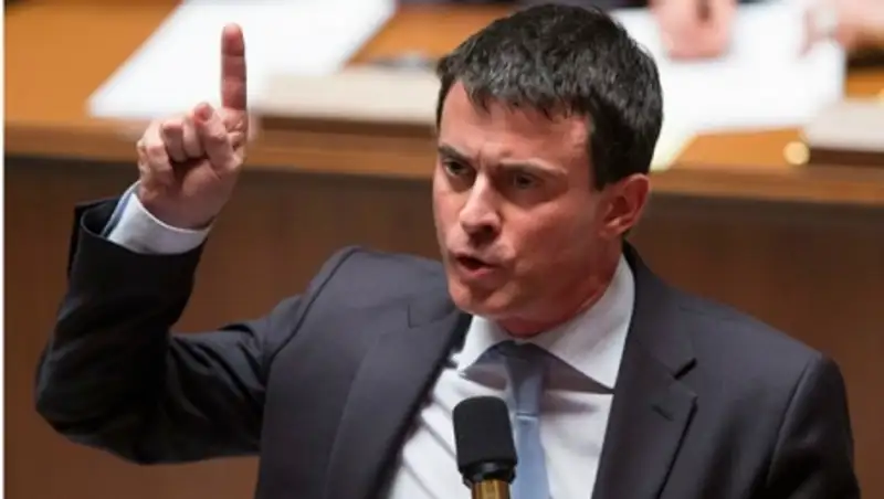 Премьер-министр Франции охрип, рассказывая о плане по борьбе с террором 