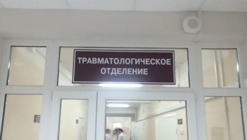 Перелом теменной и затылочной кости получил упавший в проем лестницы школьник