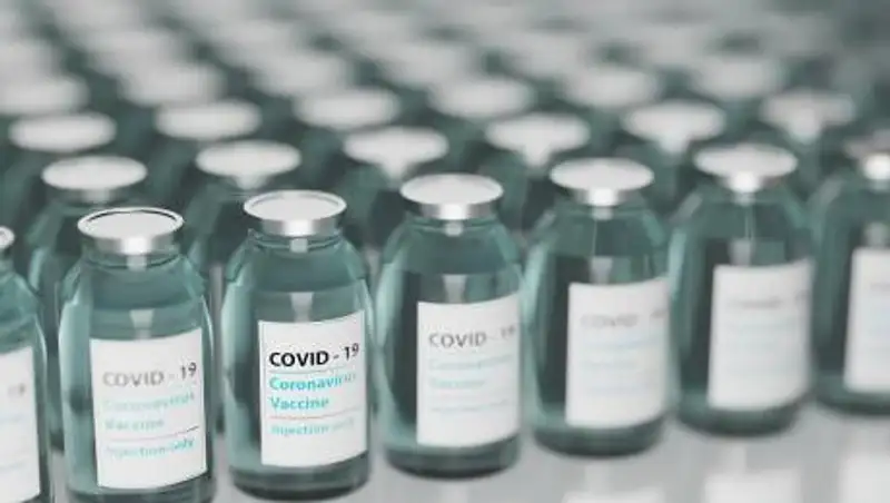 Ученые подготовят версии вакцин против новых штаммов COVID-19