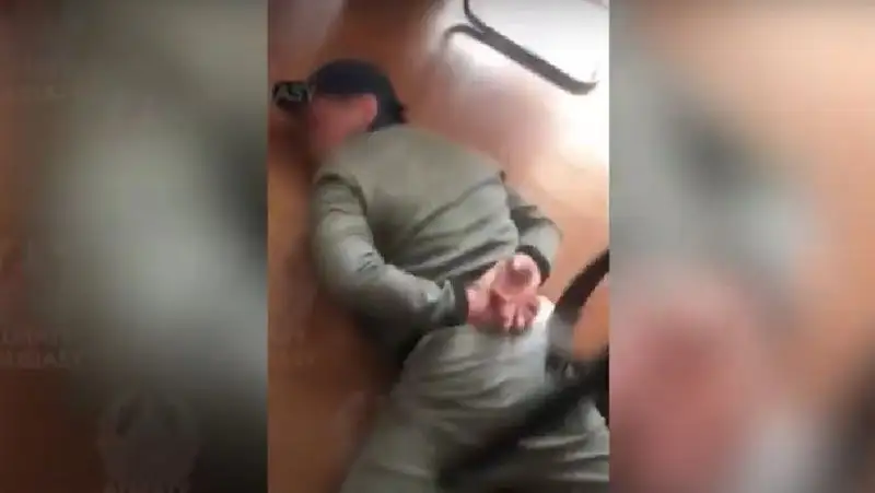 Алматинца похитили с территории ЖК и требовали 200 тысяч долларов