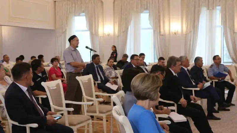 Глава МЧС встретился с жителями Карагандинской области, фото - Новости Zakon.kz от 30.07.2022 10:16