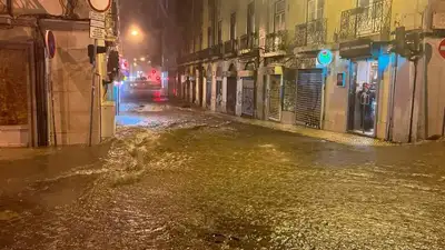 Ливень в Лиссабоне, фото - Новости Zakon.kz от 08.12.2022 15:29