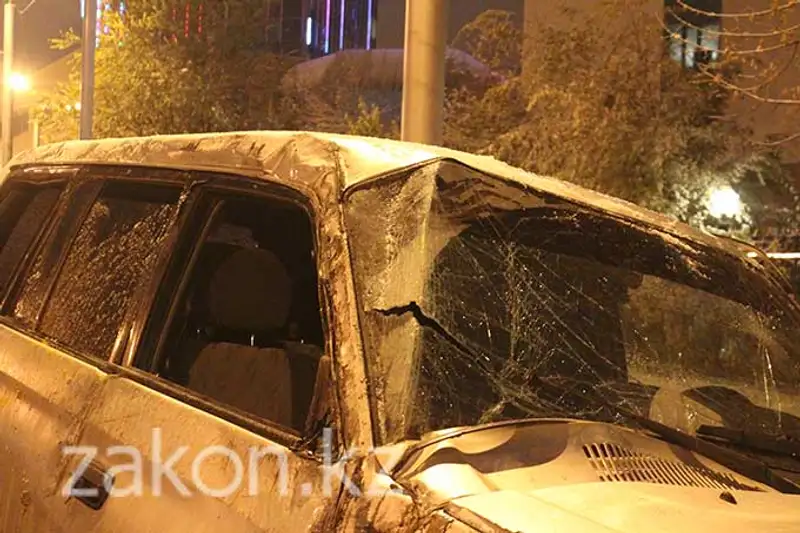 Нетрезвый водитель перевернулся на внедорожнике (фото) Нетрезвый водитель перевернулся на внедорожнике (фото), фото - Новости Zakon.kz от 11.11.2013 19:27