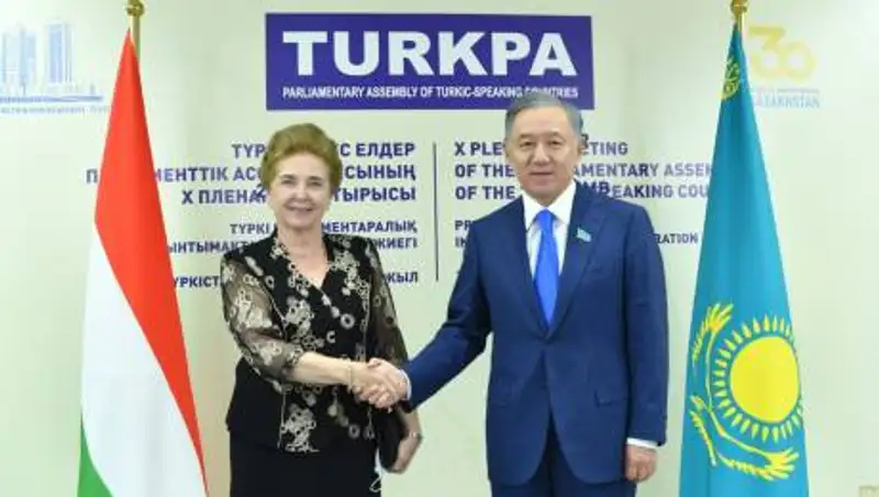 Нигматулин провел ряд встреч на полях Х пленарного заседания ТюркПА в Туркестане