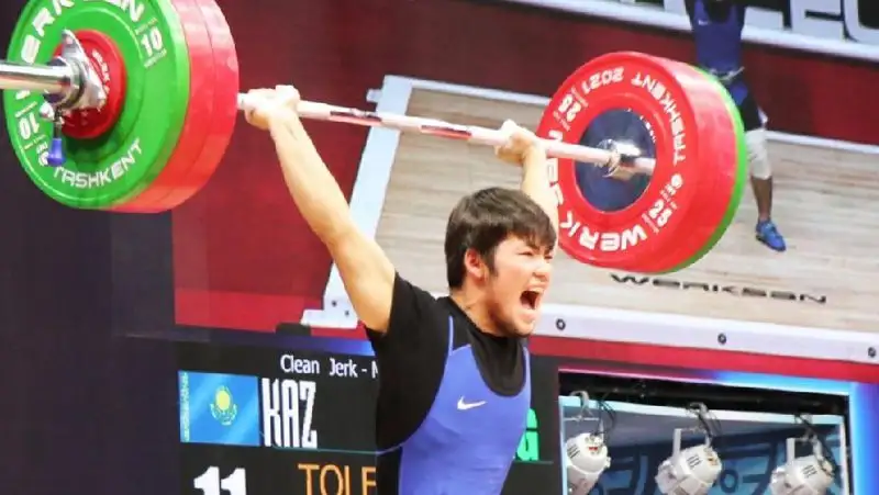 Казахстанские тяжелоатлеты завоевали вторую медаль на азиатском первенстве