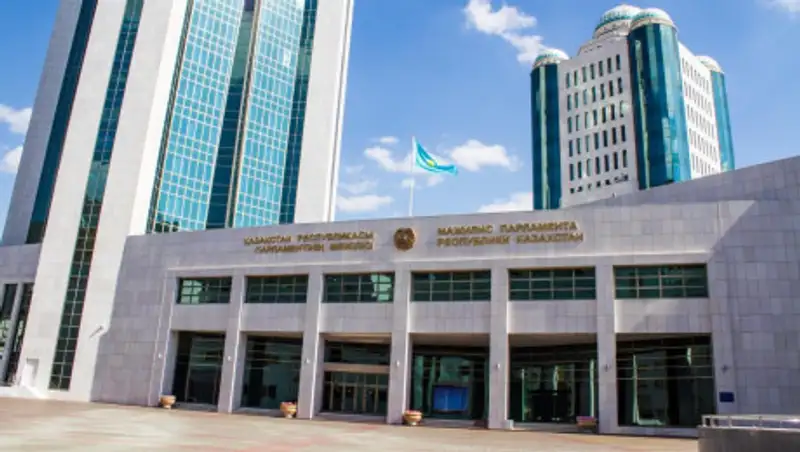 Пленарное заседание Мажилиса Парламента РК под председательством Нигматулина