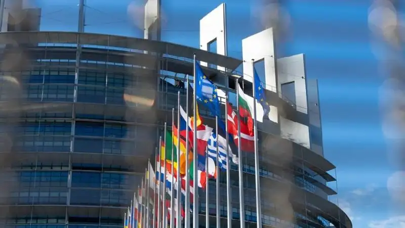 Европарламент поддержит новые санкции против России