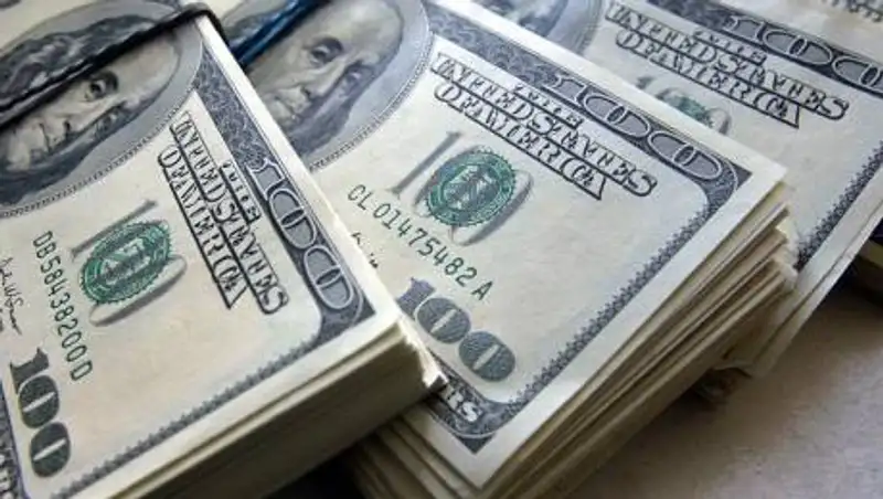 Видео изъятия 27 тыс. долларов у алматинского следователя показал Антикор