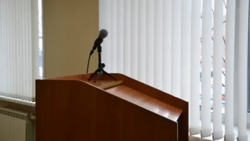 В Житикаре потерпевшая явилась в суд пьяной, за что была арестована