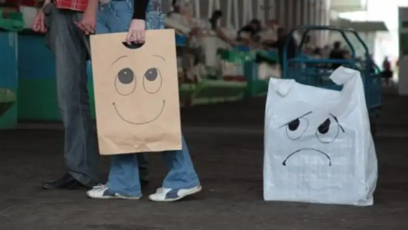 В Узбекистане введен запрет на бесплатную выдачу пластиковых пакетов