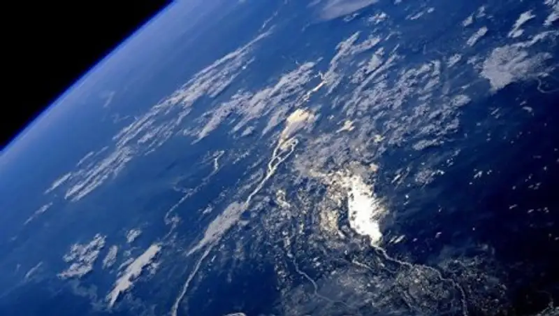 Запуск ракеты Falcon 9 со спутником Intelsat 35e отложили