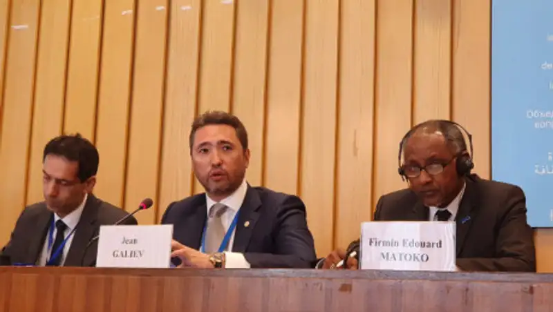 Назарбаев обратился к участникам Форума в Париже