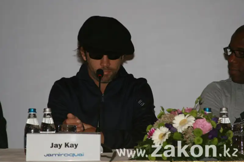 В Алматы прошла пресс-конференция с Jamiroquai (фото), фото - Новости Zakon.kz от 15.09.2012 00:52