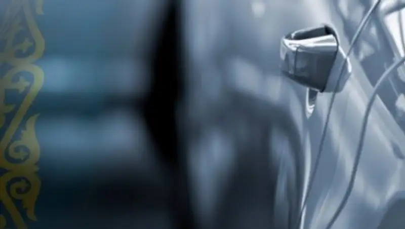 Купившие Mercedes и Toyota чиновники наказаны - Минфин