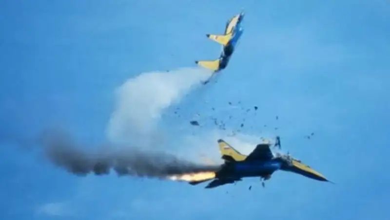 На авиашоу в Швейцарии столкнулись два самолета