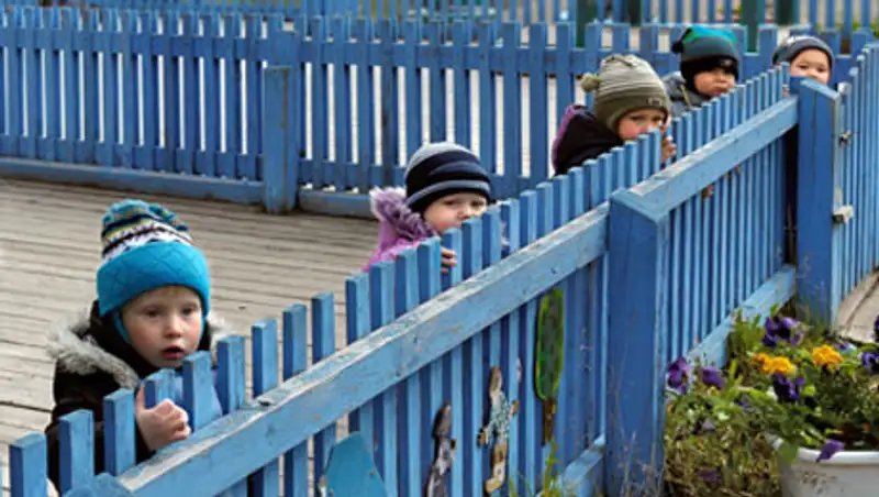 В стране необходимо создавать и развивать инфраструктуру социальных служб поддержки семьи