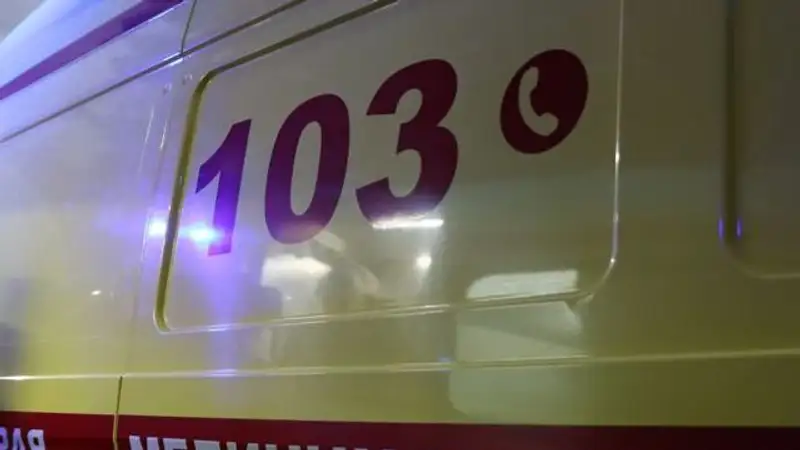 Девочка-подросток выпала из окна восьмого этажа в Павлодаре