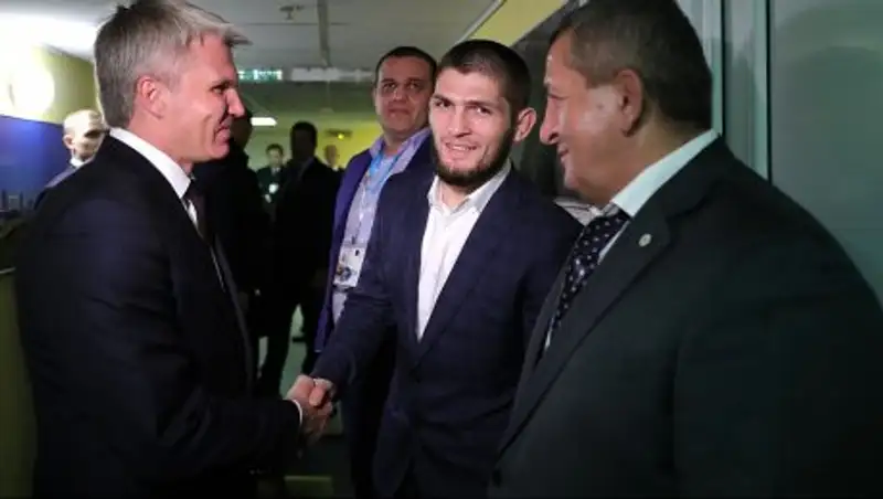 Путин Нурмагомедову: Мы все можем так прыгнуть, но лучше до этого не доводить