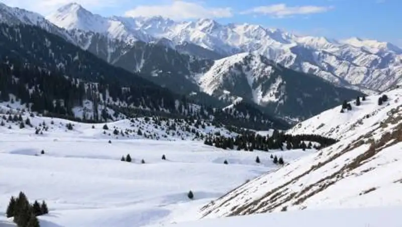 В горах Алматы опять потерялись туристы