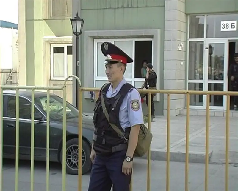 Спецоперация по задержанию убийц полицейского в Алматы завершена (фото), фото - Новости Zakon.kz от 30.07.2012 22:09