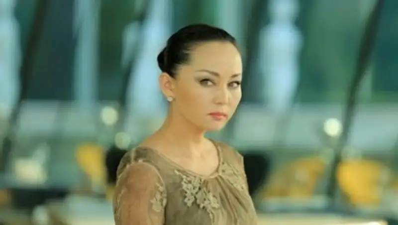 Баян Есентаева попросила СМИ перестать выворачивать ее личную жизнь наизнанку