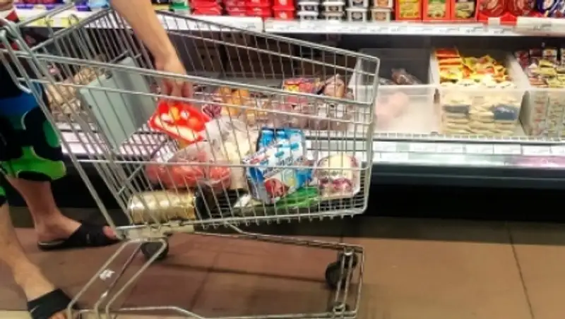 Казахстан стал закупать меньше иностранных продуктов