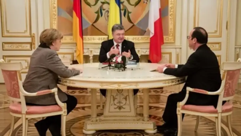 Порошенко, Меркель и Олланд призвали к немедленному перемирию на Донбассе