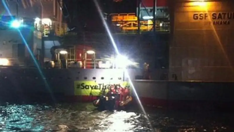 Полиция задержала напавших на платформу «Газпрома» активистов Greenpeace