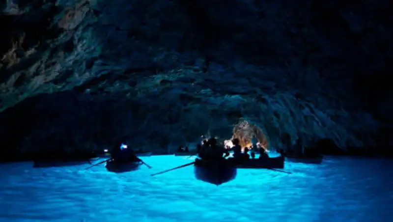 12 самых удивительных пещер мира
