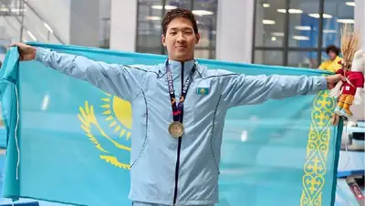 Плавание Исламски Игры Золото, фото - Новости Zakon.kz от 15.08.2022 10:22
