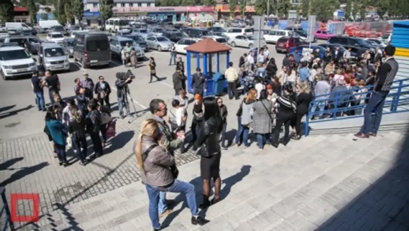 Погорельцы "Адем-1" требуют встречи с акимом Алматы