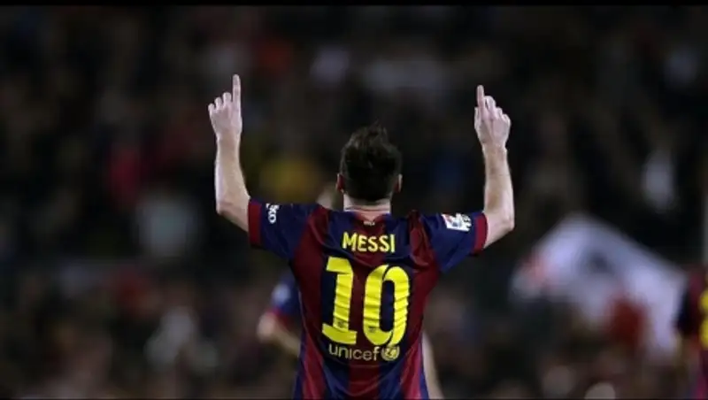 Лионель Месси начал новый год с мирового рекорда по высоте заброса мяча